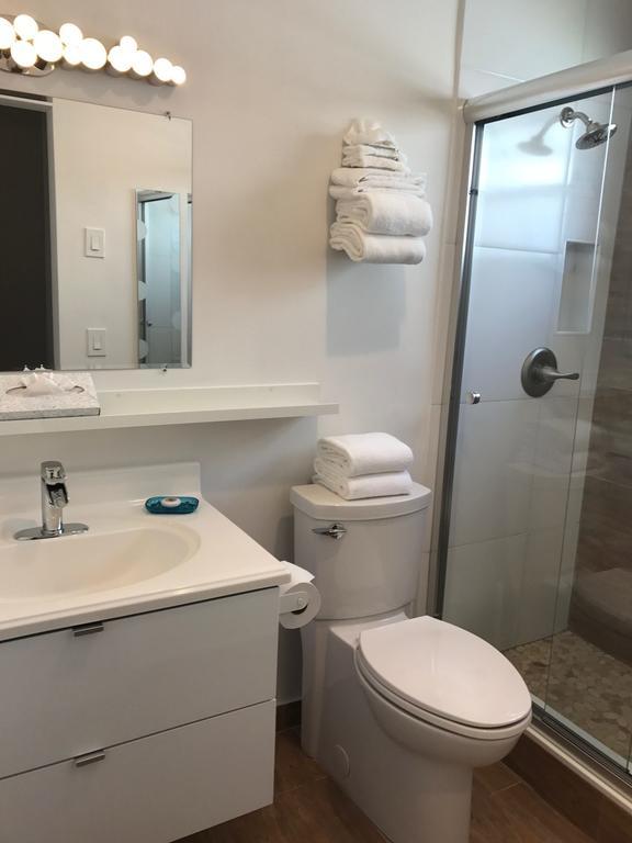 Wave Beach Vacation Rentals Pompano Beach Pokoj fotografie